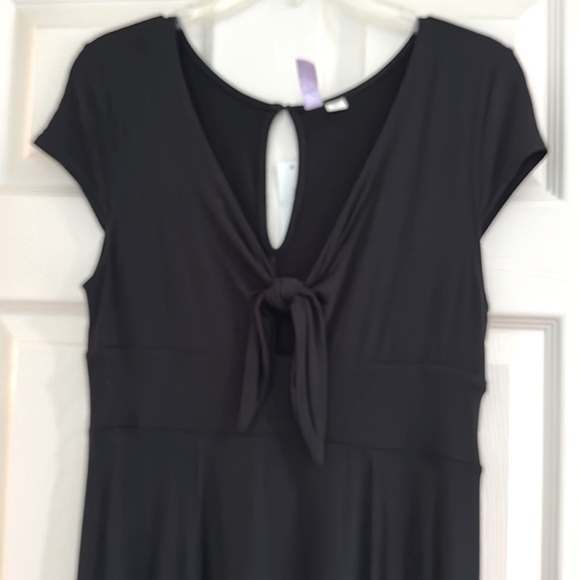 🌸Francesca’s Maxi Black Dress - Picture 2 of 4